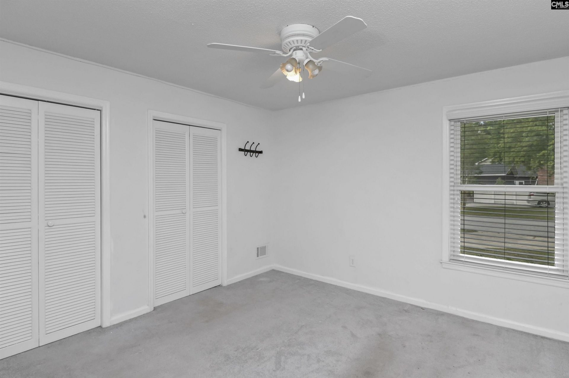 200 Irongate Drive  Photo 16