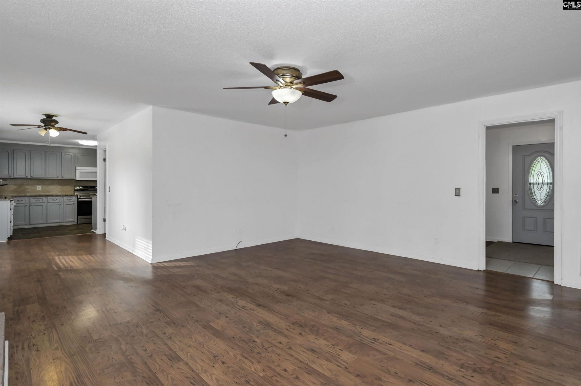200 Irongate Drive  Photo 4