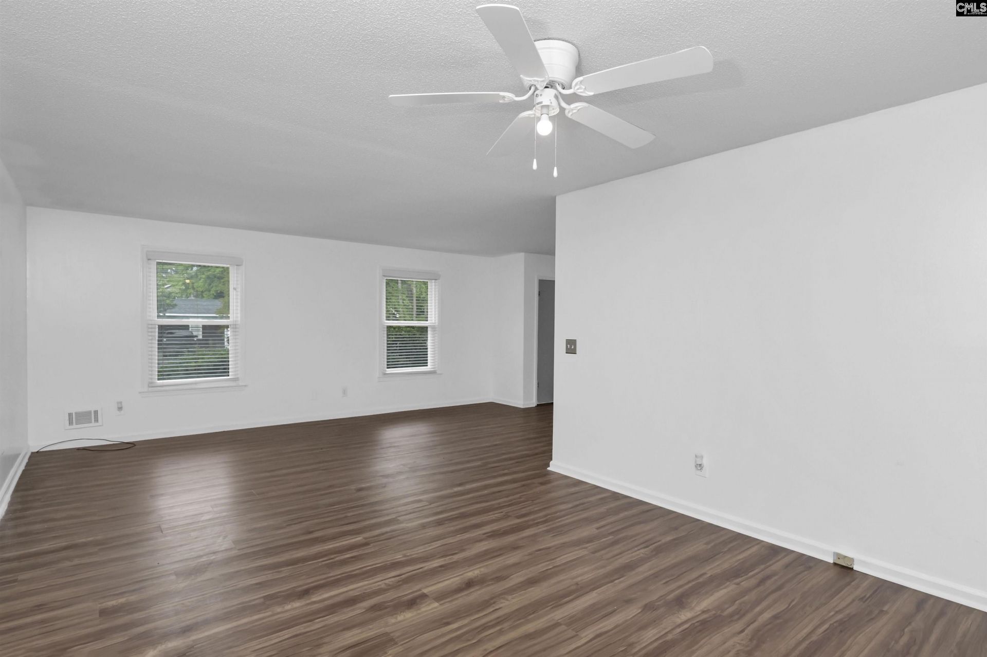 200 Irongate Drive  Photo 6