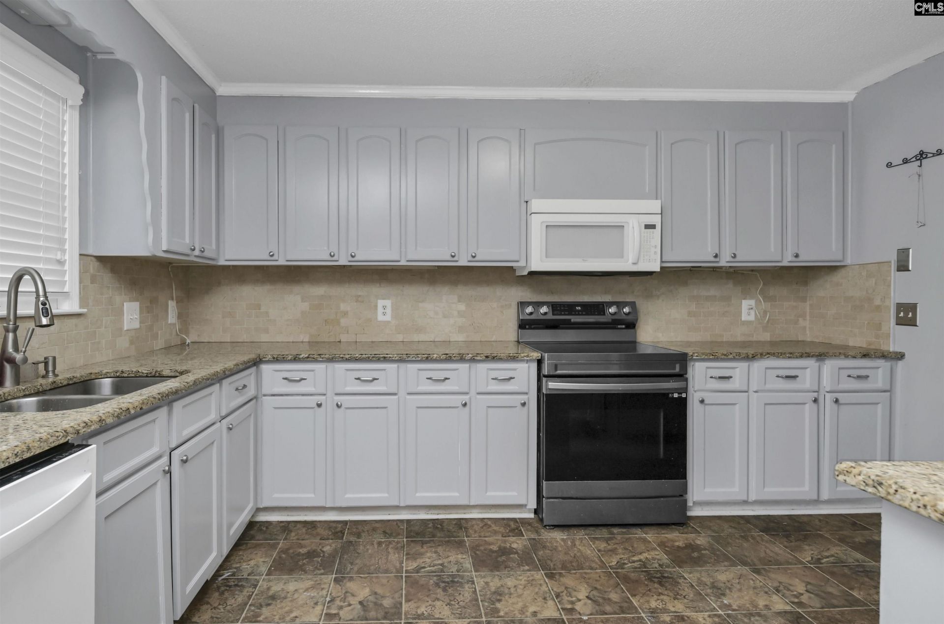 200 Irongate Drive  Photo 7