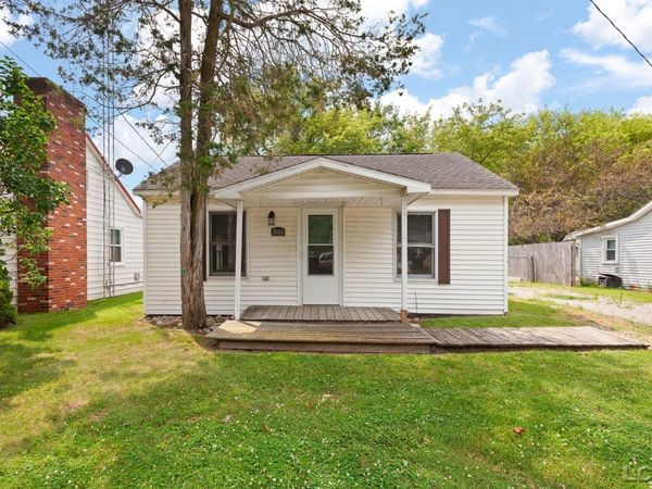 3066 Bent Oak , Adrian, MI 49221