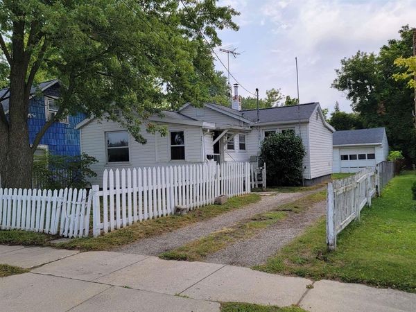 751 James , Adrian, MI 49221