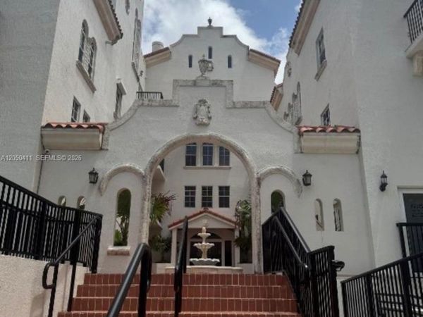323 Navarre Ave, Unit 203, Coral Gables, FL 33134