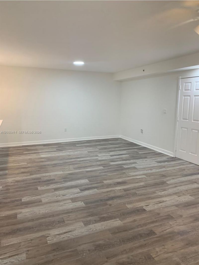 323 Navarre Ave, Unit 203, Coral Gables, FL 33134 Photo