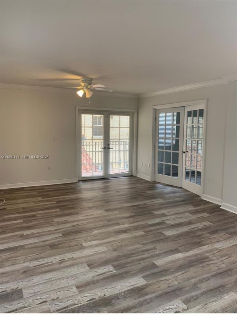 323 Navarre Ave, Unit 203, Coral Gables, FL 33134 Photo