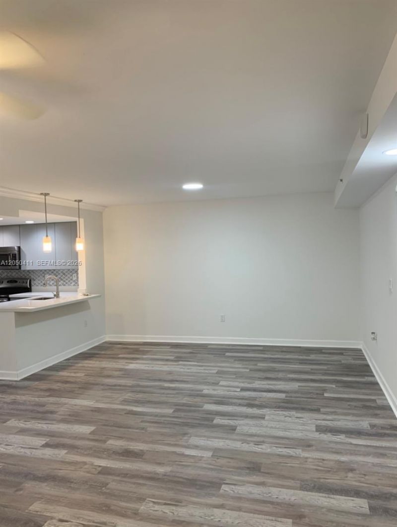 323 Navarre Ave, Unit 203, Coral Gables, FL 33134 Photo