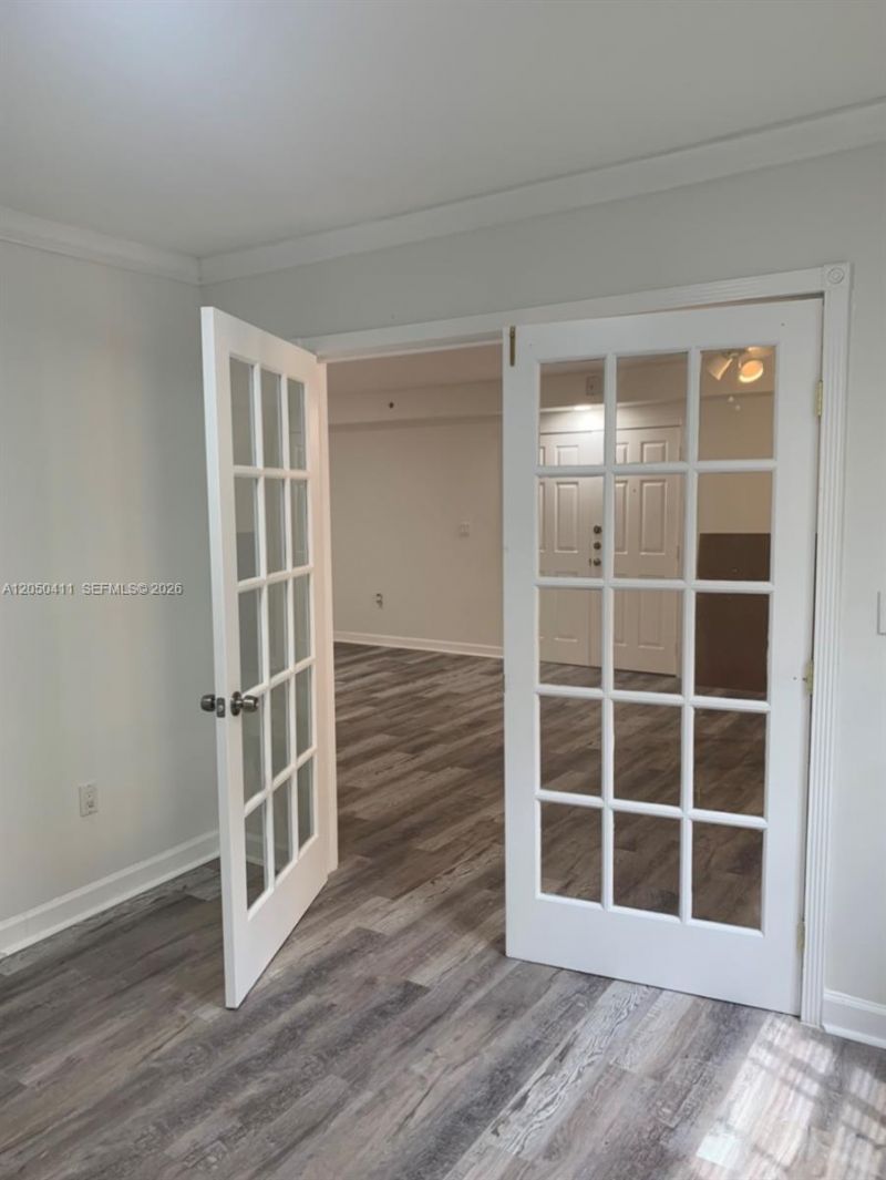 323 Navarre Ave, Unit 203, Coral Gables, FL 33134 Photo