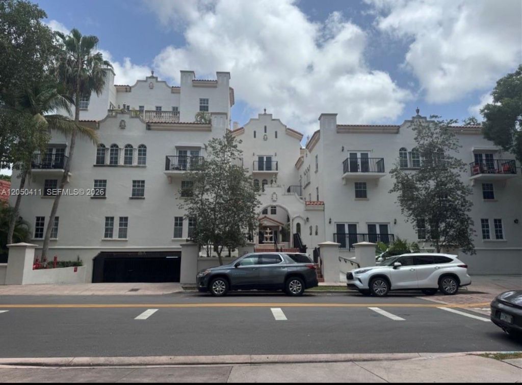 323 Navarre Ave, Unit 203, Coral Gables, FL 33134 Photo
