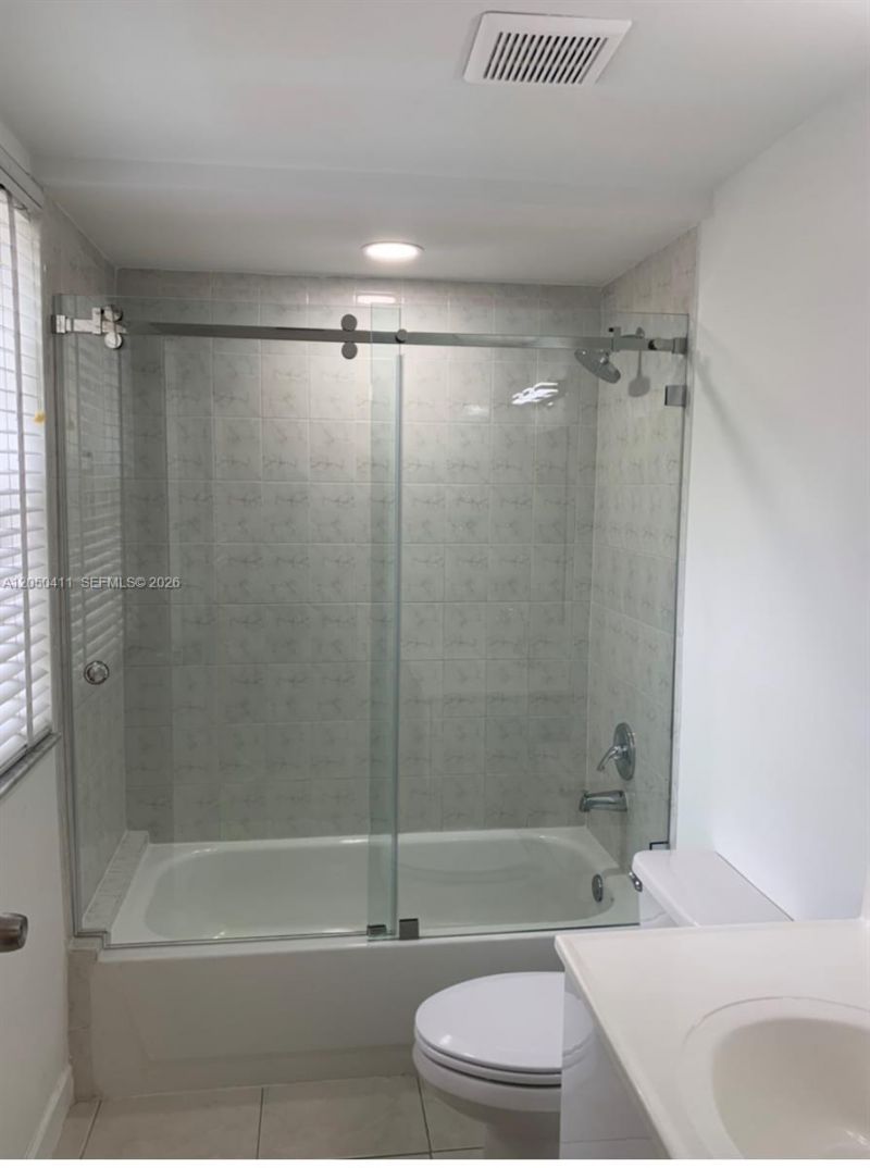 323 Navarre Ave, Unit 203, Coral Gables, FL 33134 Photo