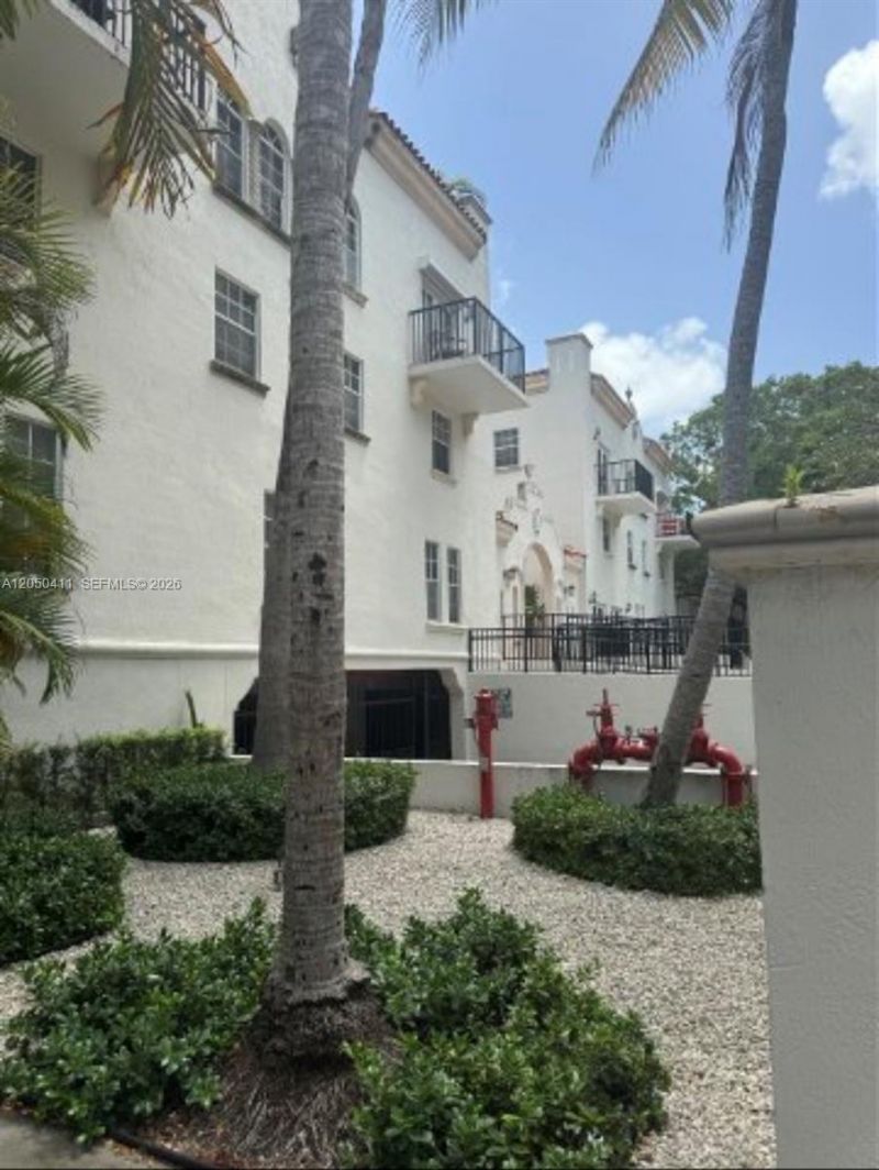 323 Navarre Ave, Unit 203, Coral Gables, FL 33134 Photo