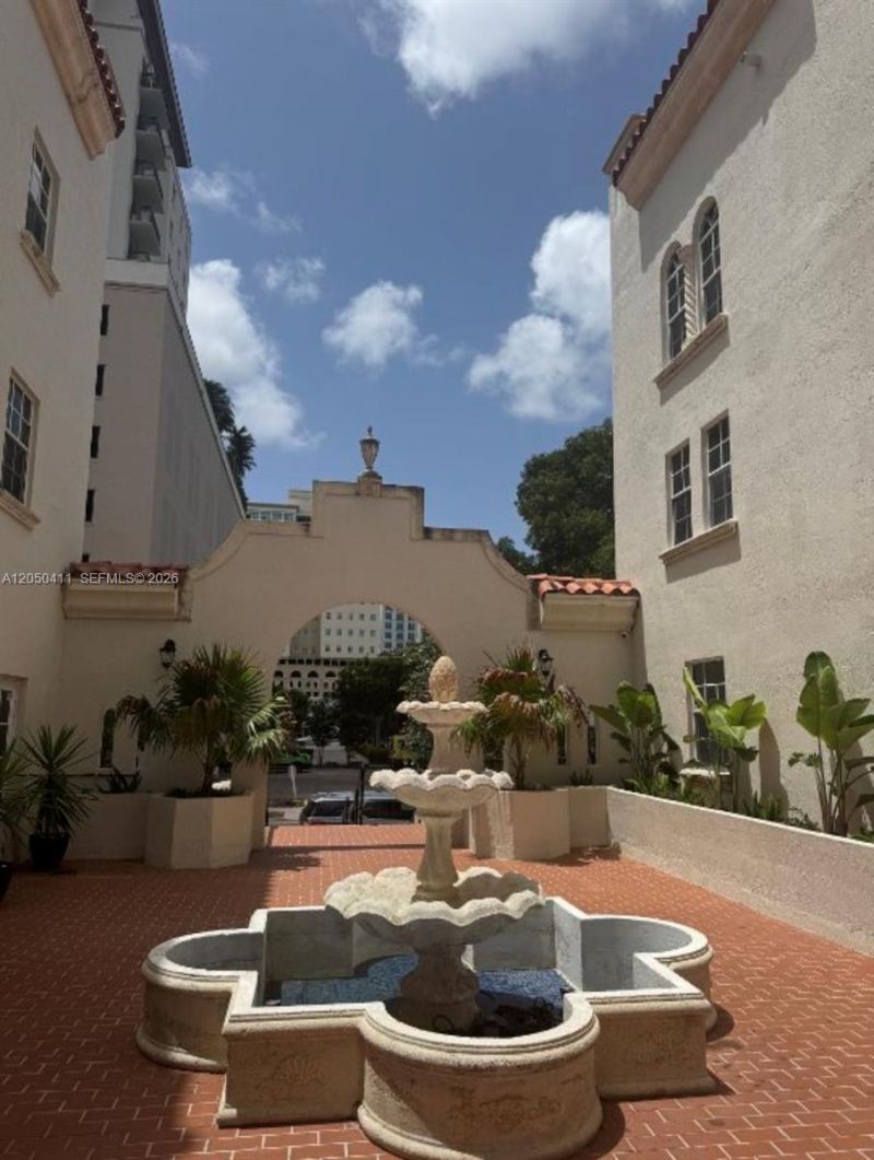 323 Navarre Ave, Unit 203, Coral Gables, FL 33134 Photo