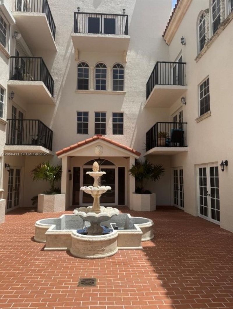 323 Navarre Ave, Unit 203, Coral Gables, FL 33134 Photo