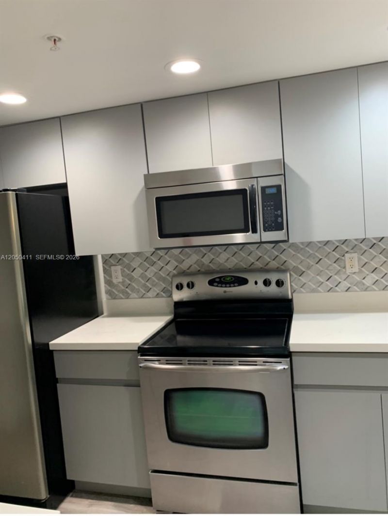 323 Navarre Ave, Unit 203, Coral Gables, FL 33134 Photo