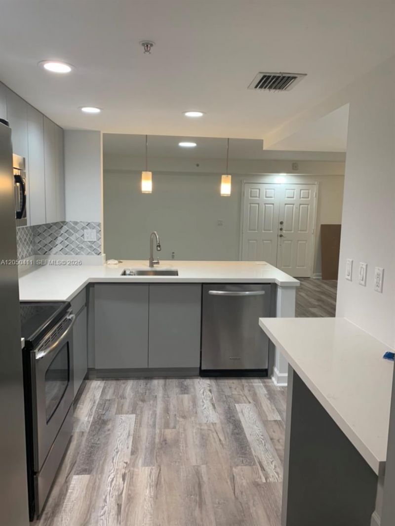 323 Navarre Ave, Unit 203, Coral Gables, FL 33134 Photo