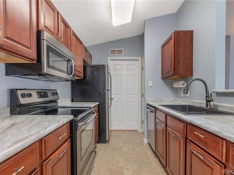 1964 Waterstone Boulevard, Unit 205, Washington Township, OH 45342 Photo 9