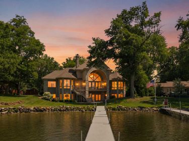 19520 W Tri Oak Circle NE, East Bethel, MN 55092