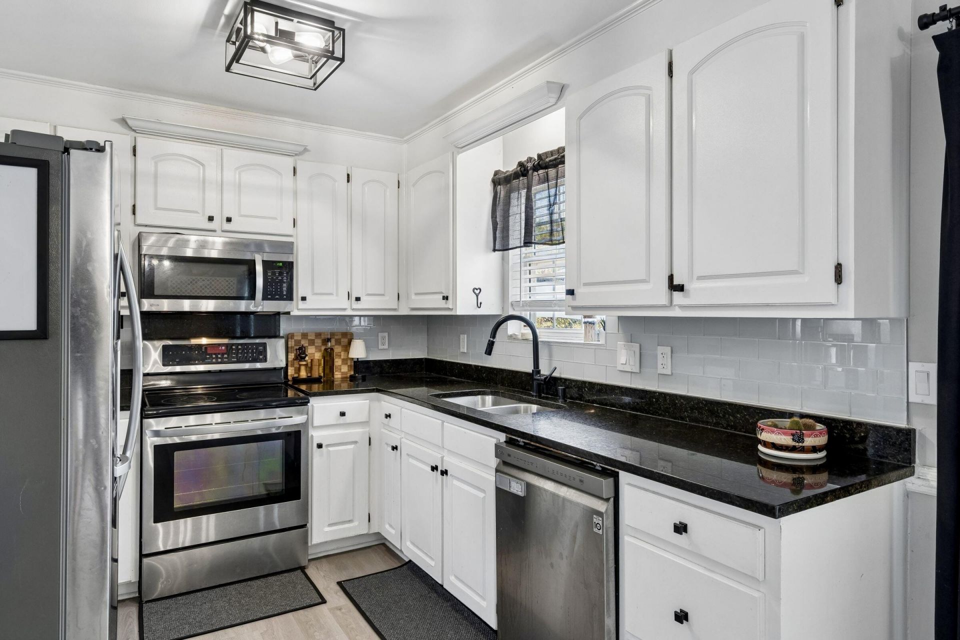 6638 Bent Creek Drive Photo 17