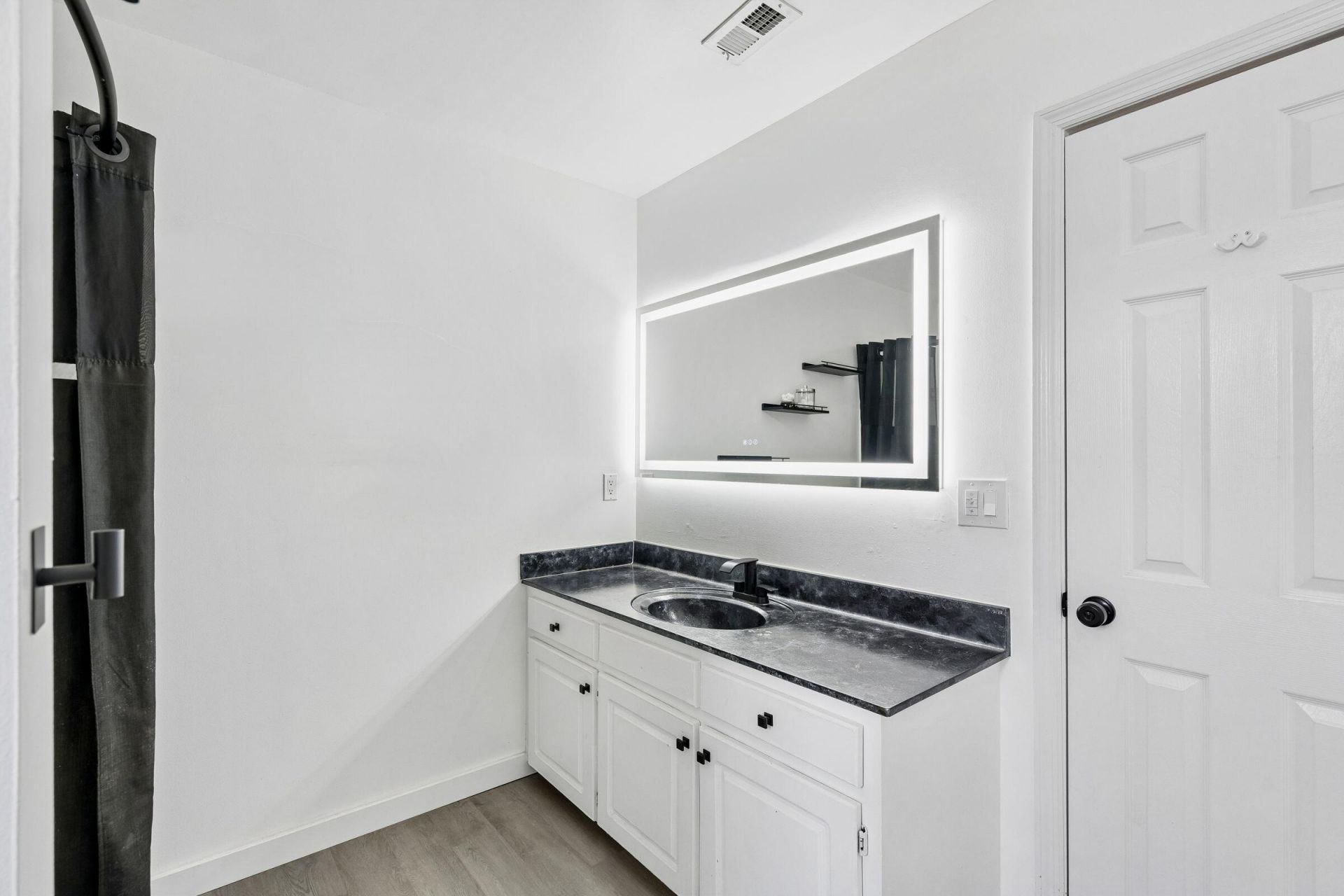6638 Bent Creek Drive Photo 22