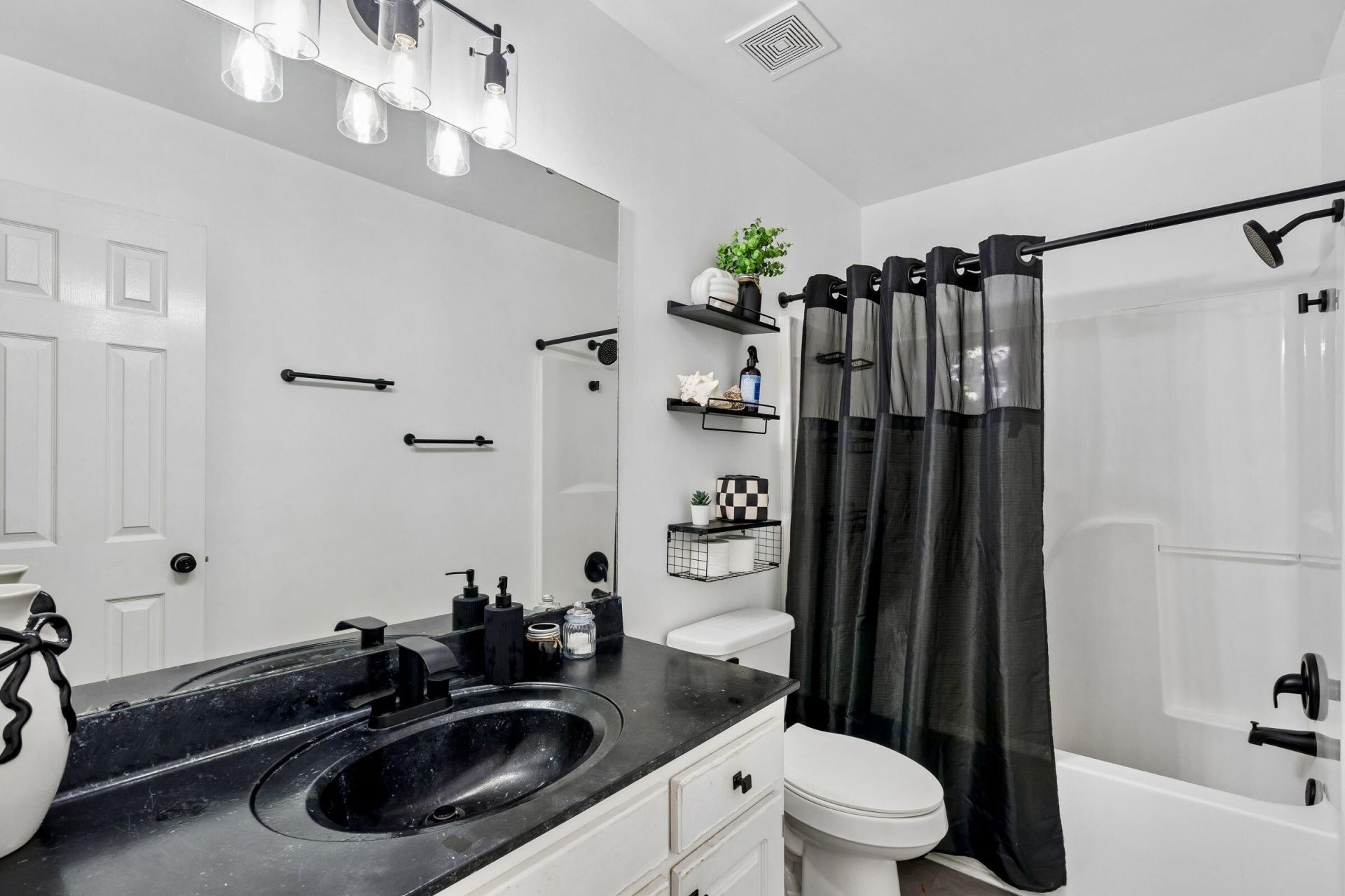 6638 Bent Creek Drive Photo 27