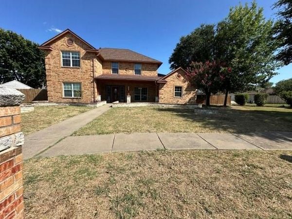 104 Dovehill Circle , Red Oak, TX 75154