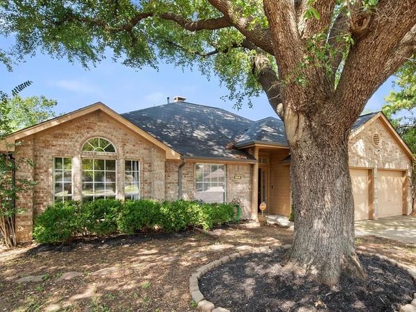 2818 Glen Ridge Drive , Arlington, TX 76016