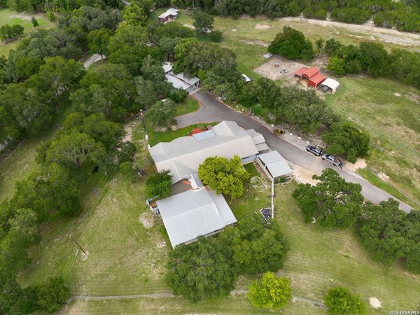 319 LOS INDIOS RD, Boerne, TX 78006