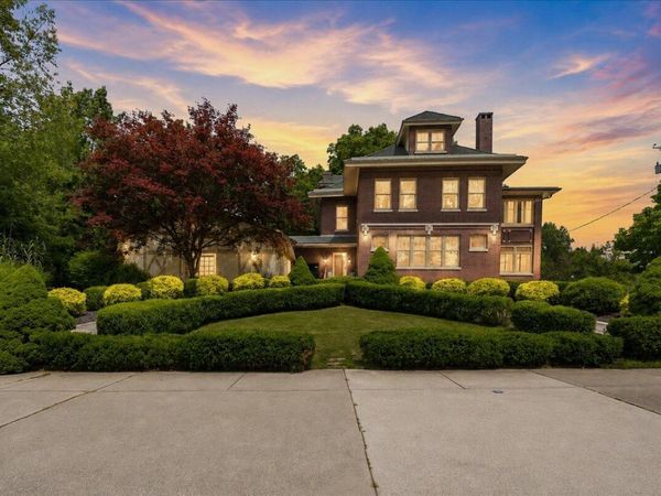 229 E Morgan Avenue, Chesterton, IN 46304