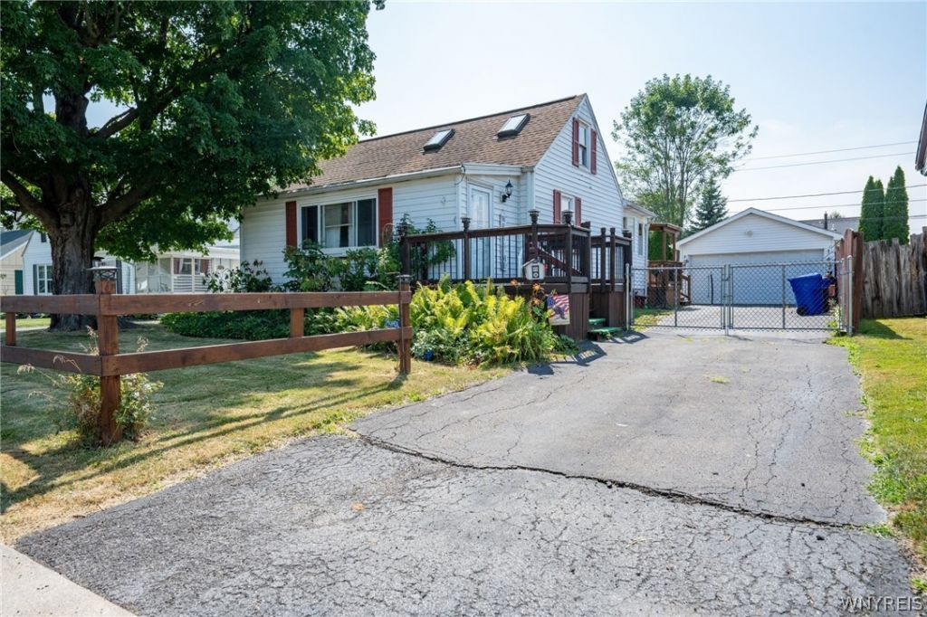 302 Knox Avenue, Buffalo, NY 14224 Main Photo