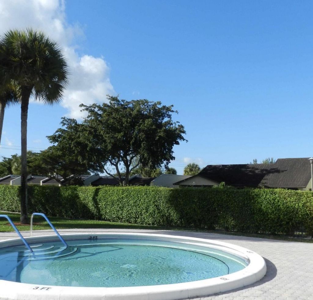 232 Lake Meryl Drive, West Palm Beach, FL 33411 Photo