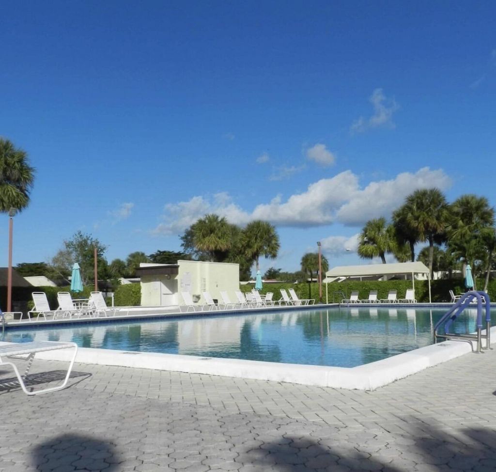 232 Lake Meryl Drive, West Palm Beach, FL 33411 Photo