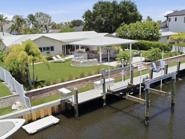 16 LEEWARD Circle, Tequesta, FL 33469