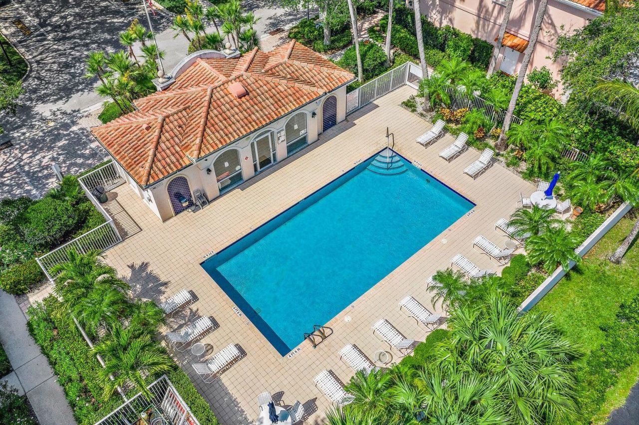 73 Laurel Oaks Circle, Jupiter, FL 33469 Photo