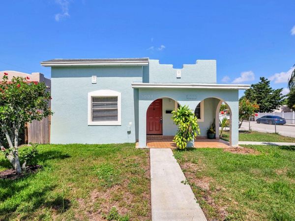 5003 Garden Avenue, West Palm Beach, FL 33405
