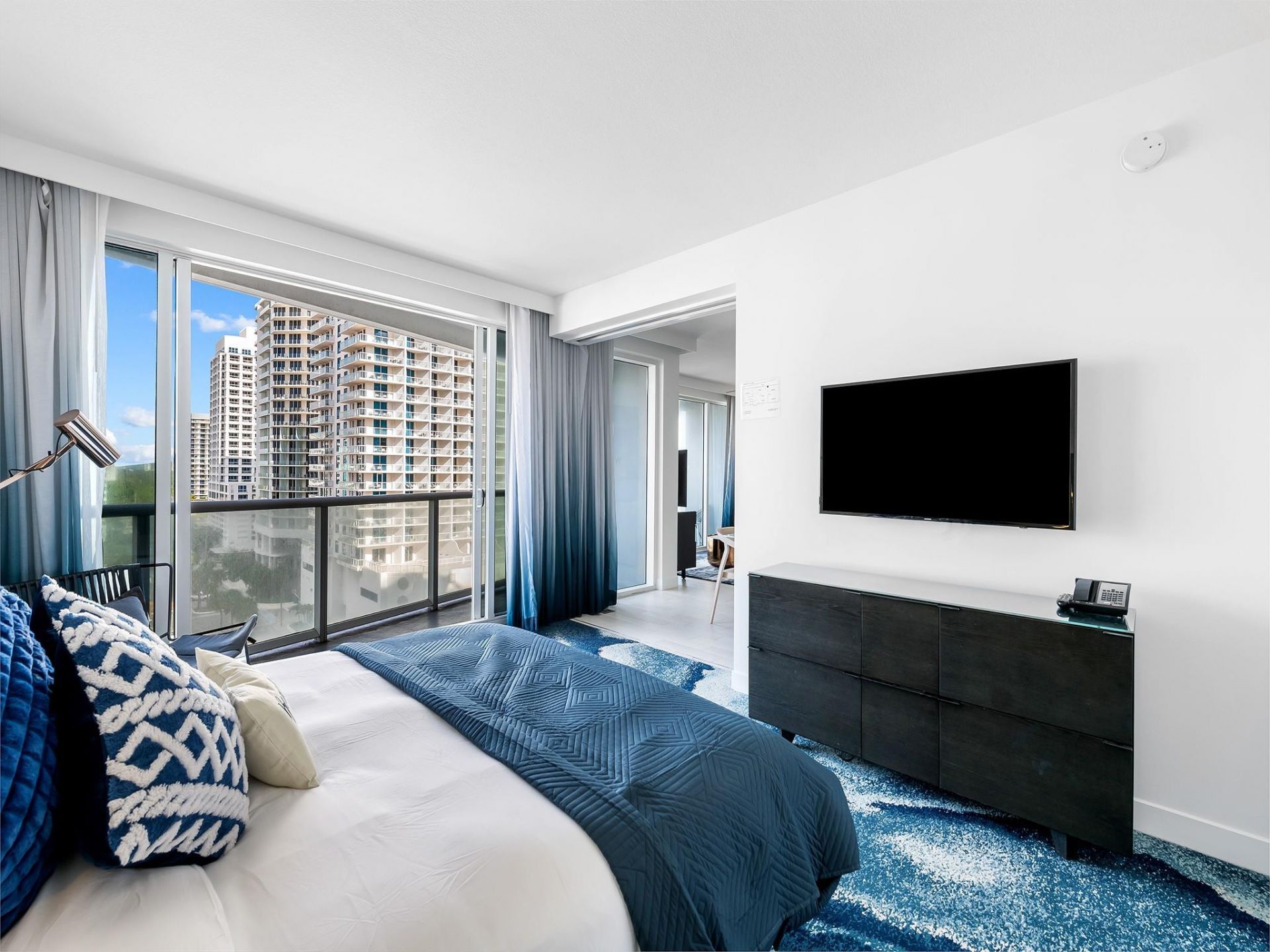 3101 Bayshore Drive, Unit 1008, Fort Lauderdale, FL 33304 Photo