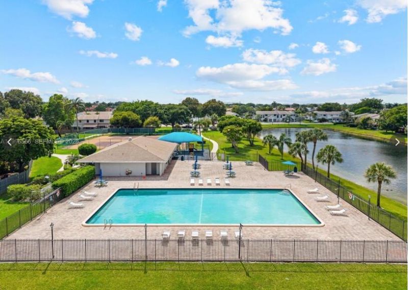 10473 NW 3rd Street, Pembroke Pines, FL 33026 Photo