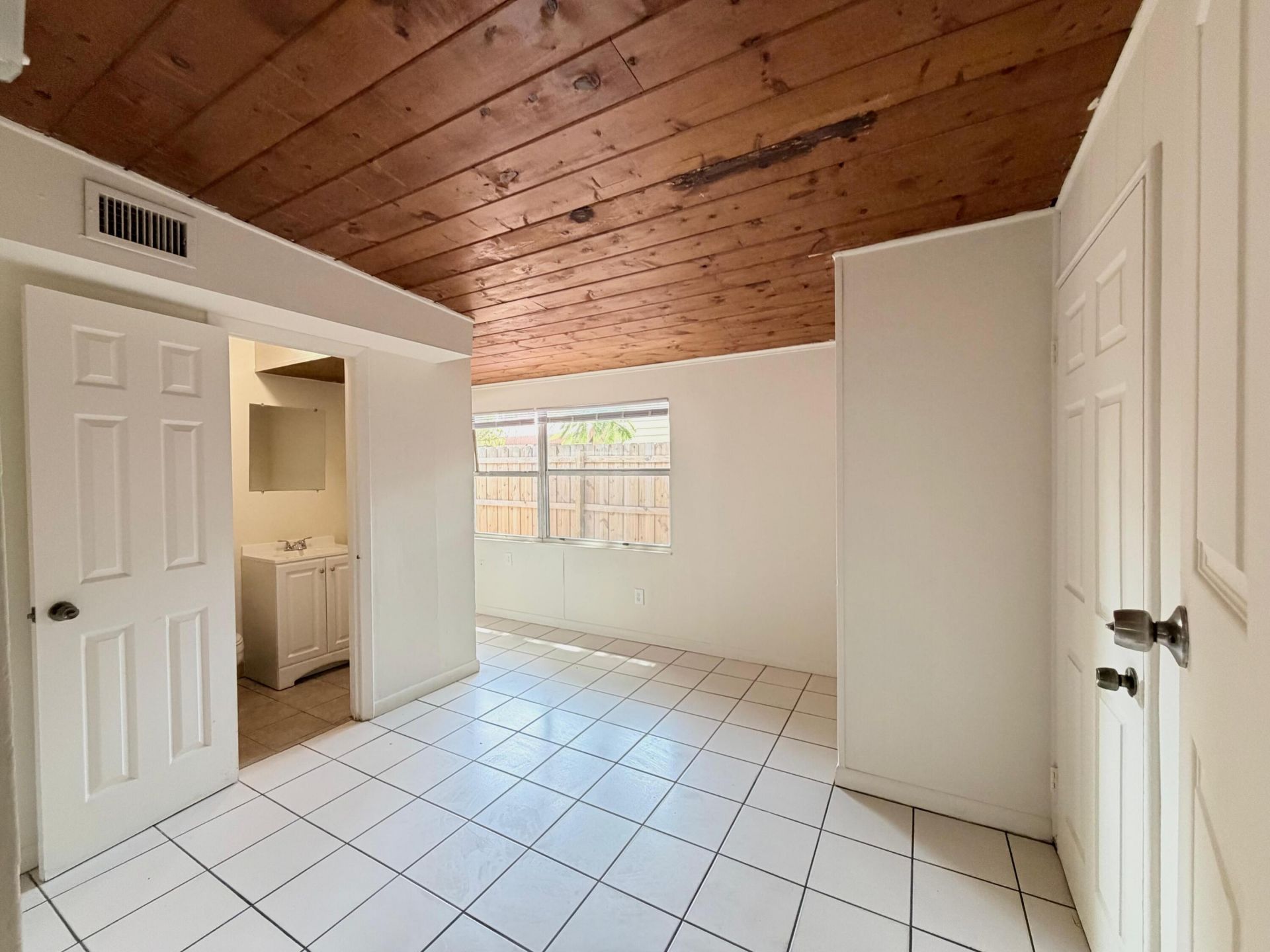 735 46th Street, West Palm Beach, FL 33407 Photo