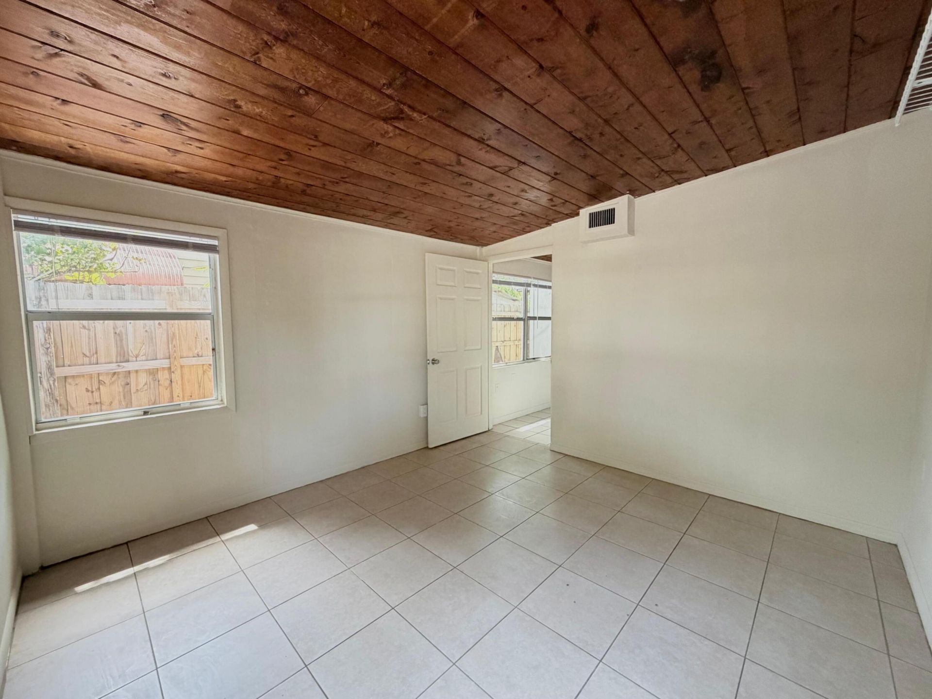 735 46th Street, West Palm Beach, FL 33407 Photo