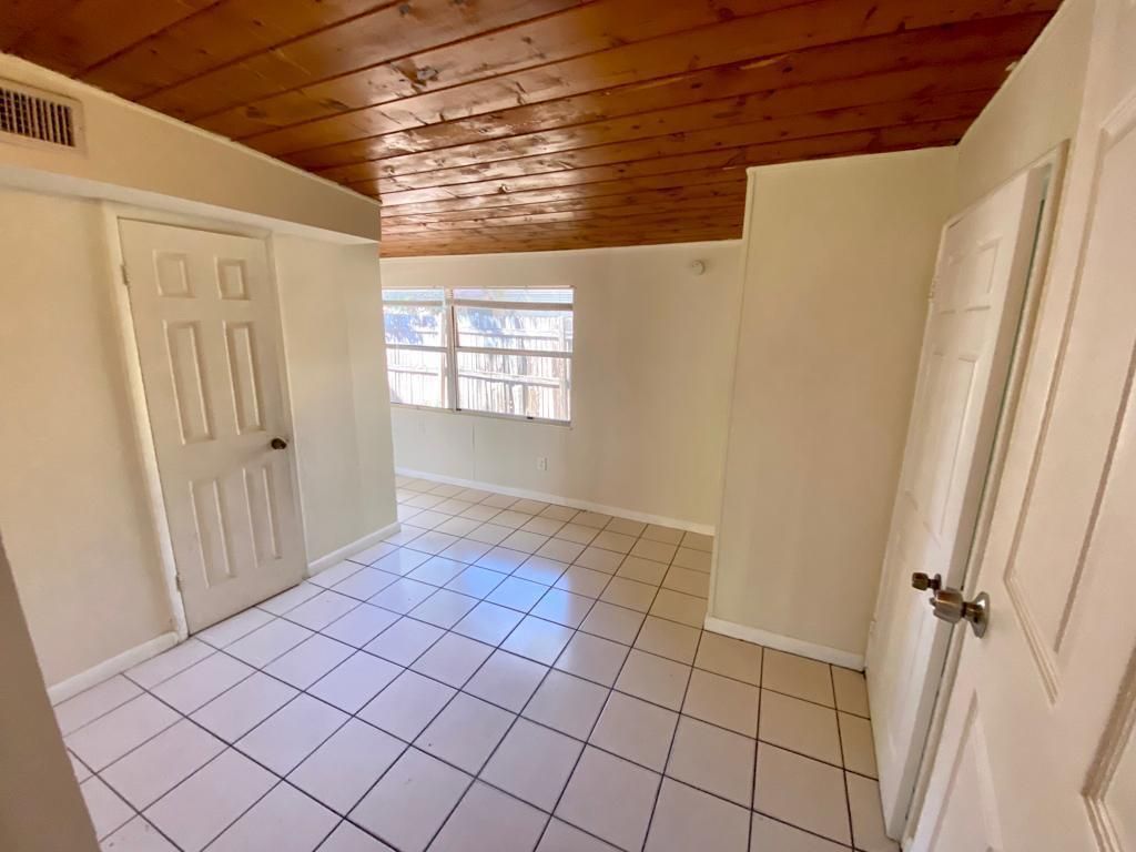 735 46th Street, West Palm Beach, FL 33407 Photo