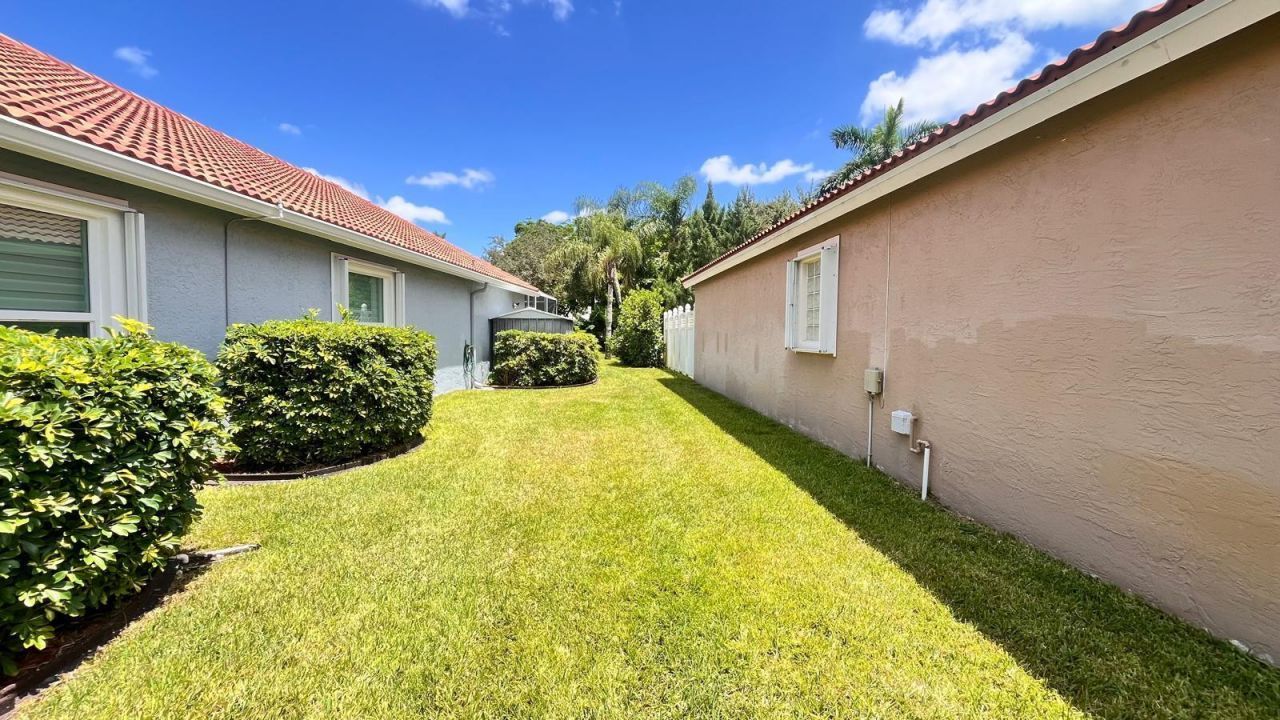 1627 Oak Berry Circle, Wellington, FL 33414 Photo