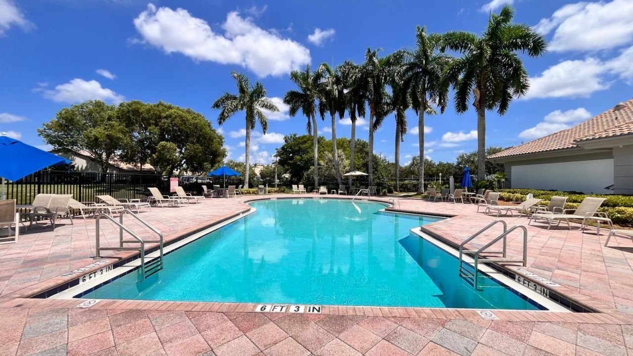 1627 Oak Berry Circle, Wellington, FL 33414 Photo
