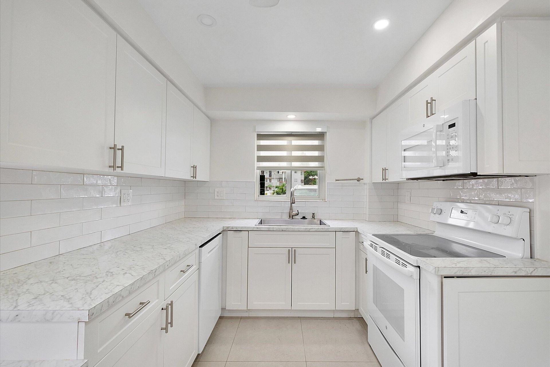 19001 NE 14th Avenue, Unit 145, Miami, FL 33179 Photo