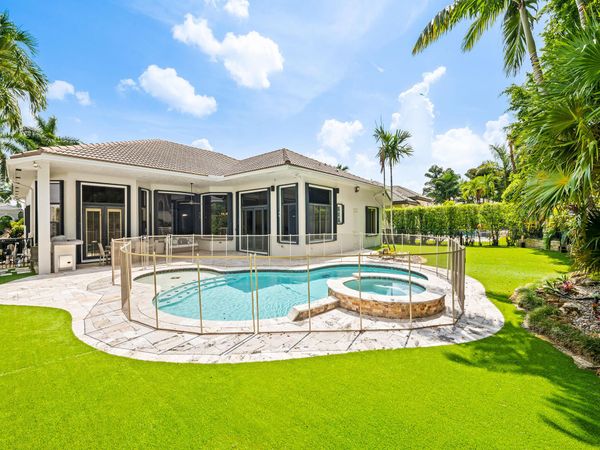 10800 Blue Palm Street, Plantation, FL 33324