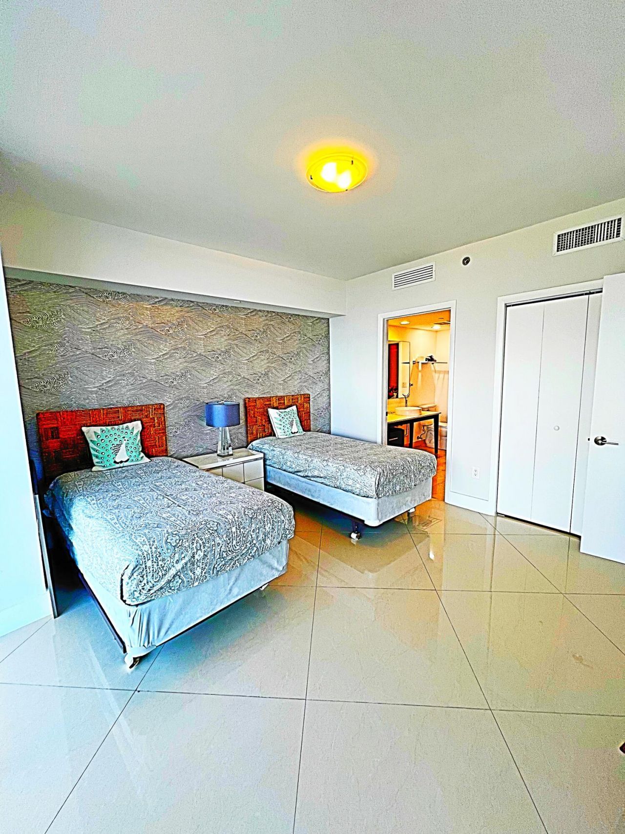 495 Brickell Avenue, Unit 1605, Miami, FL 33131 Photo