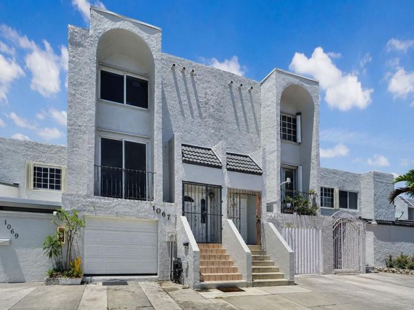 1067 W 43rd Place, Unit 68, Hialeah, FL 33012