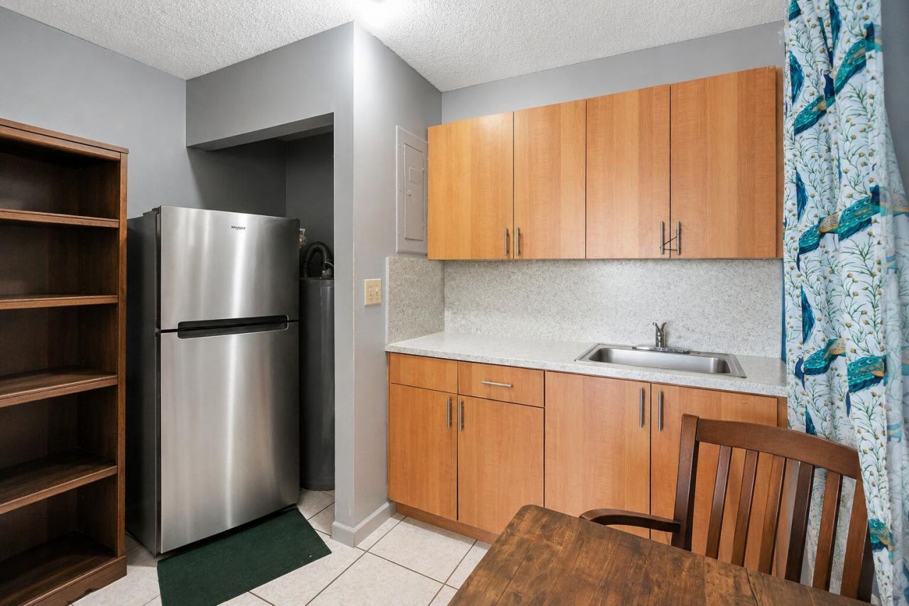 1067 W 43rd Place, Unit 68, Hialeah, FL 33012 Photo