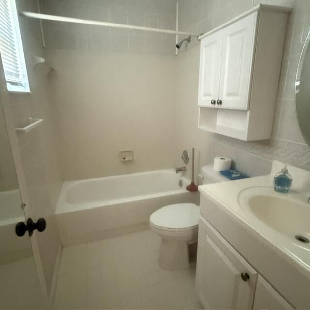 197 Lake Susan Lane, West Palm Beach, FL 33411 Photo