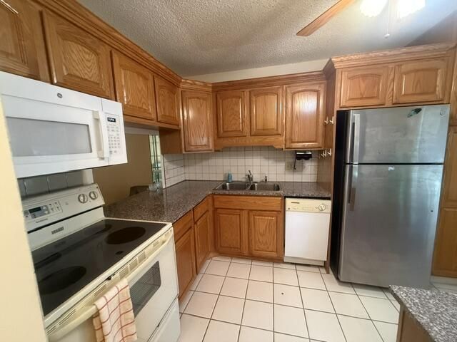 197 Lake Susan Lane, West Palm Beach, FL 33411 Photo