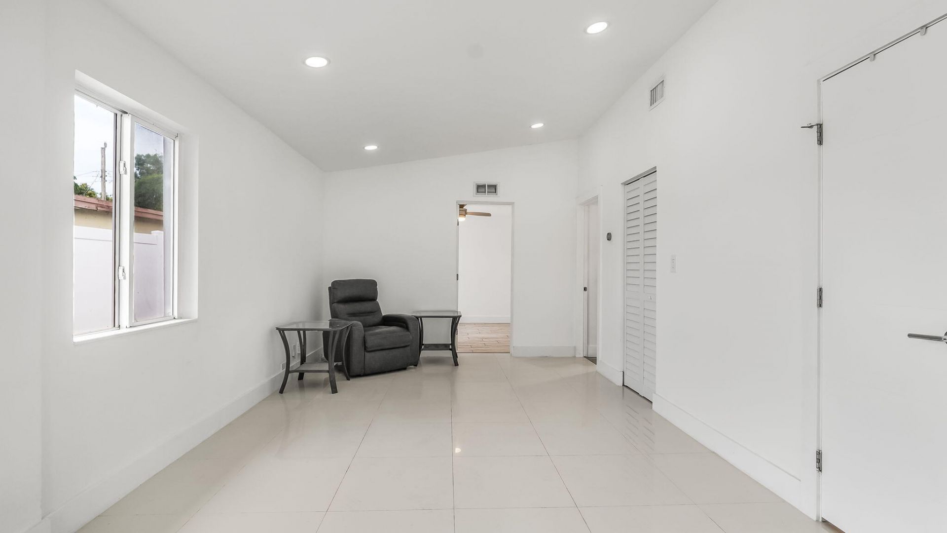 218 Glouchester Street, Boca Raton, FL 33487 Photo
