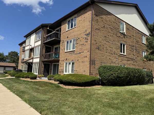 4924 Circle Court , Unit 404, Crestwood, IL 60418