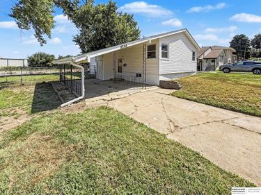 8346 Parker Court, Omaha, NE 68114